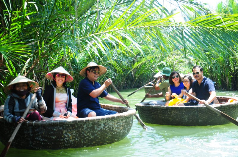 Đi thuyền thúng Biển An Bàng - Rừng dừa bảy mẫu