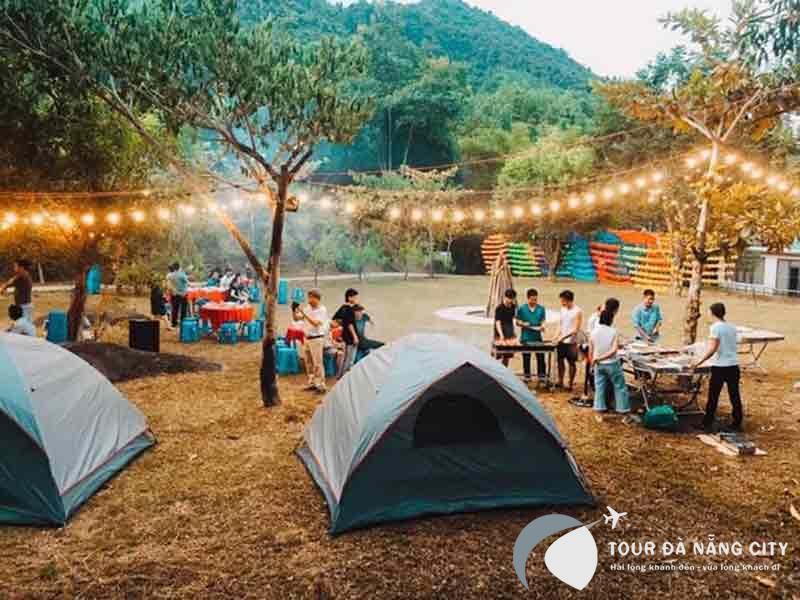 Bạn có thể cắm trại và chơi qua đêm cùng bè bạn