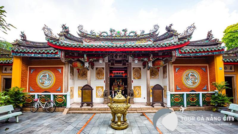 Hội quán xưa kia là nơi thờ tự các vị thần và địa điểm tụ họp của người cộng đồng Hoa