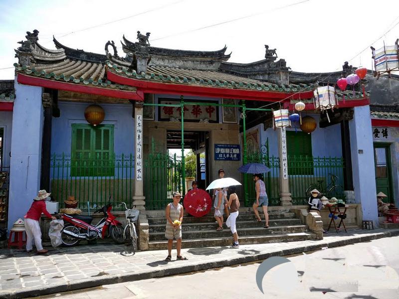 Hội quán Dương Thương hấp dẫn khách du lịch